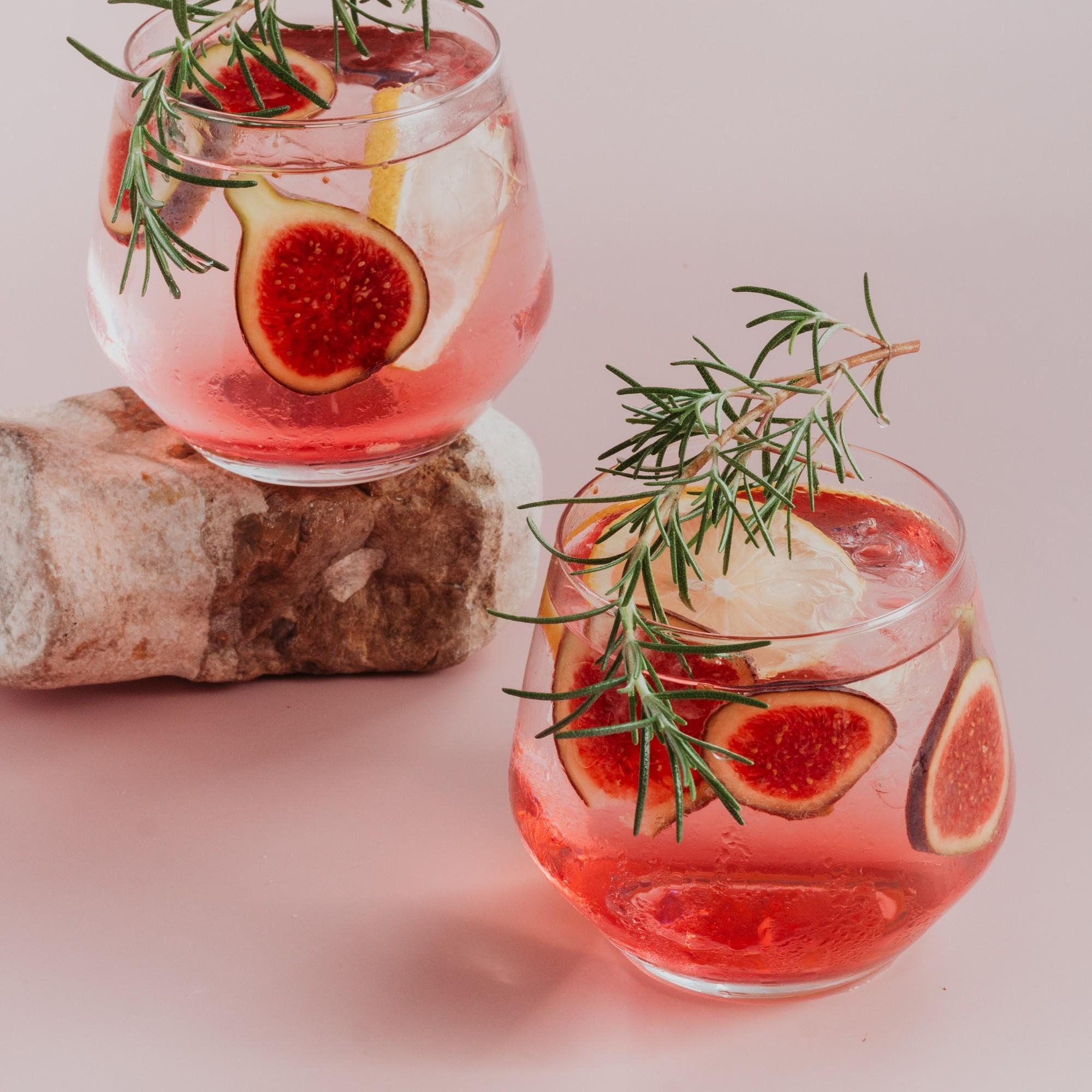 Fruity Cocktail Recipes For A Day By The Pool